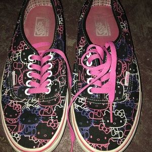 Vans Authentic Hello kitty Skate Shoe.